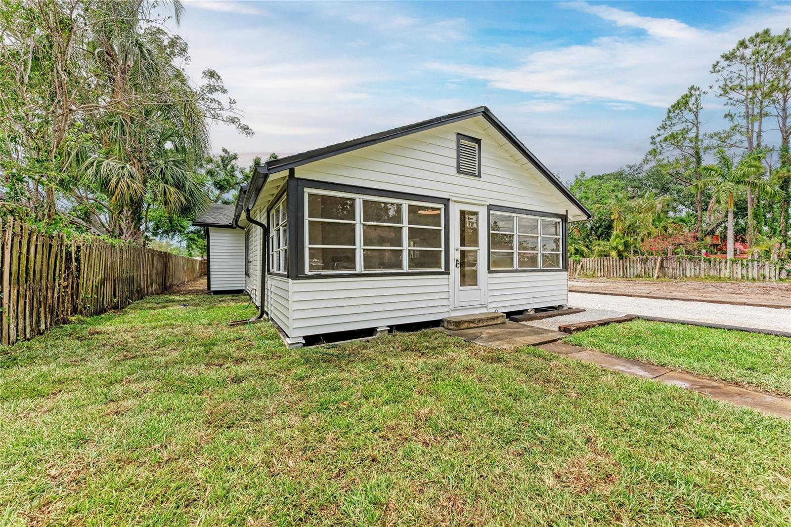 Image 2 of 35 For 1016 38th Street W