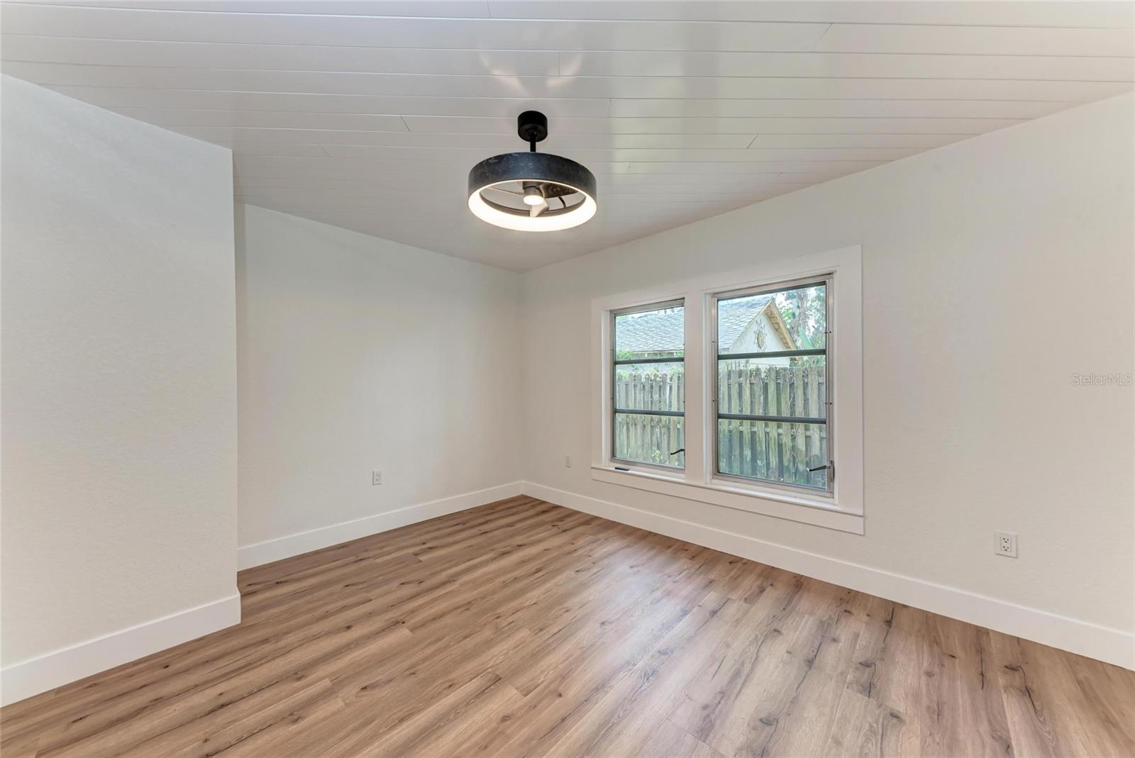 Image 23 of 35 For 1016 38th Street W