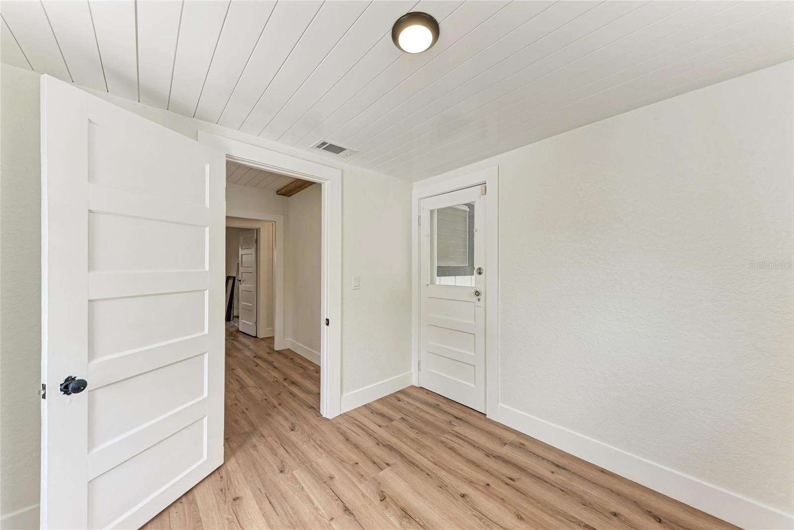 Image 29 of 35 For 1016 38th Street W