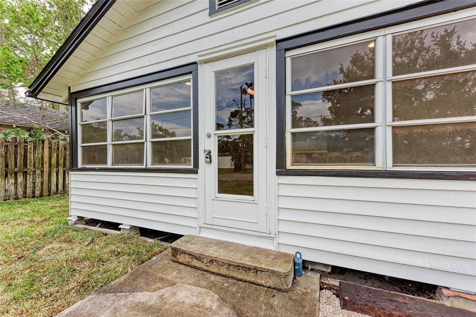 Image 5 of 35 For 1016 38th Street W