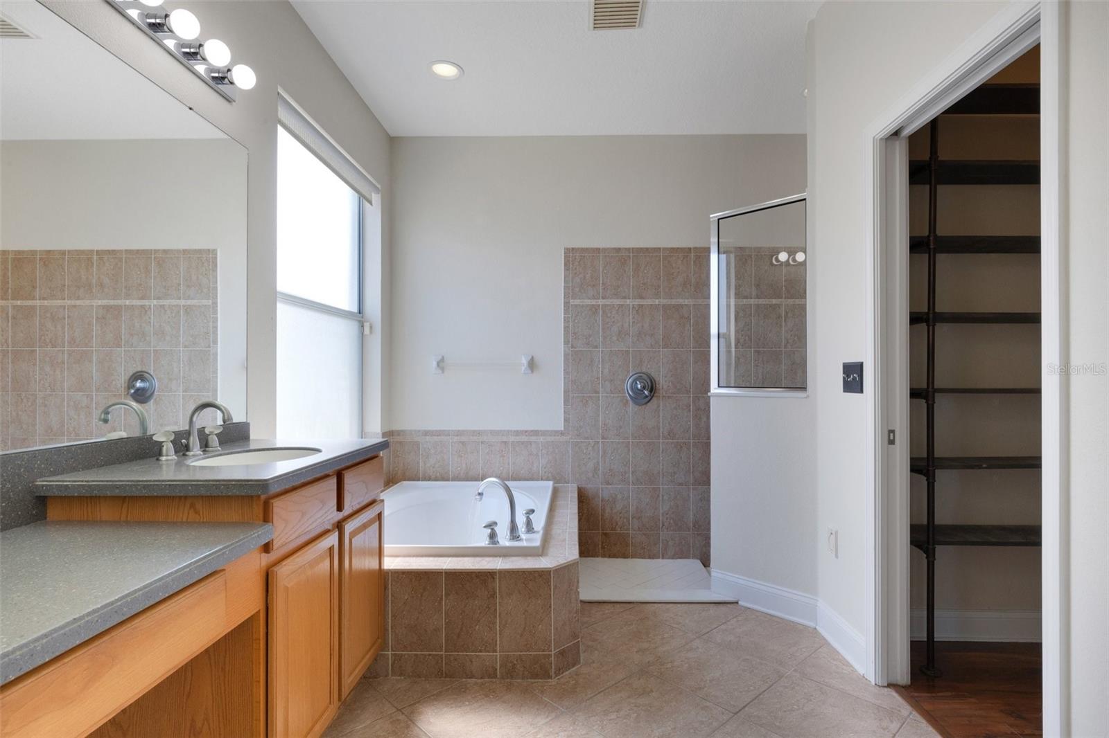 Image 48 of 81 For 1657 Bonita Bluff Court