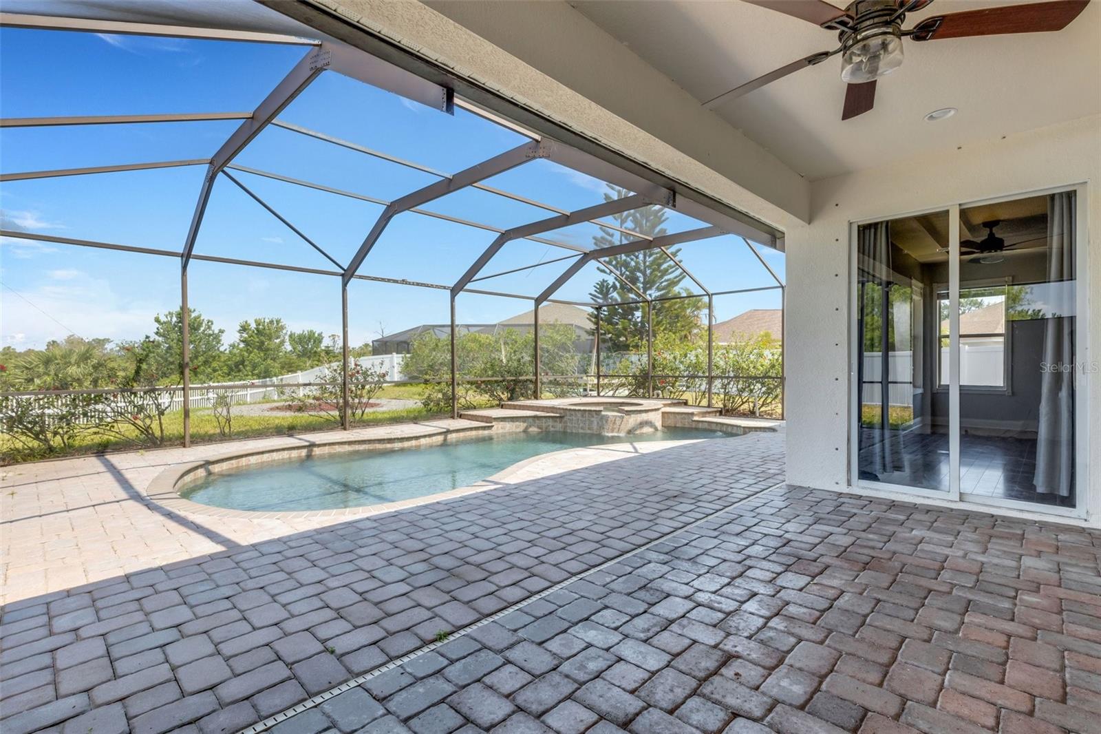Image 52 of 81 For 1657 Bonita Bluff Court