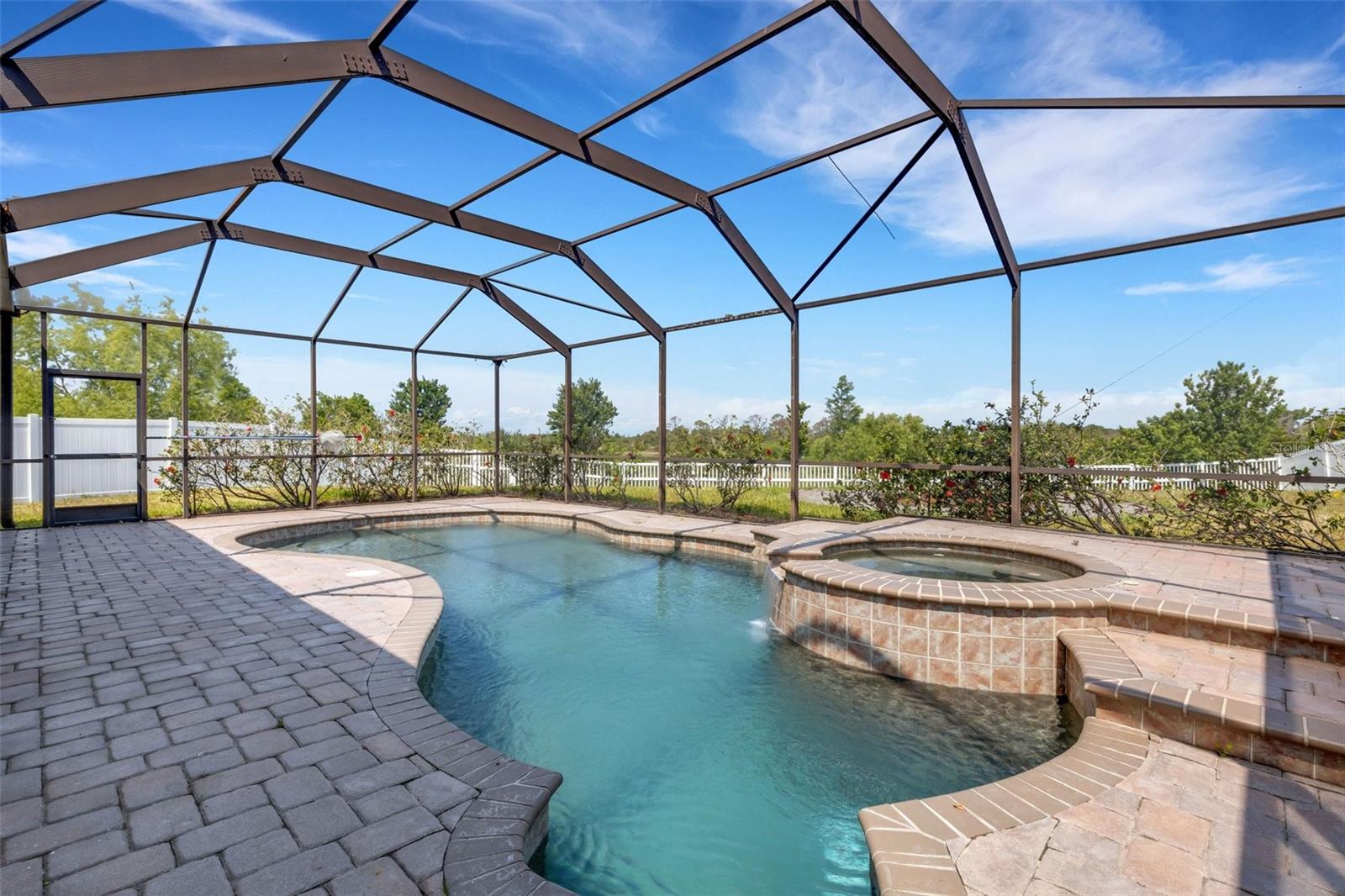 Image 57 of 81 For 1657 Bonita Bluff Court