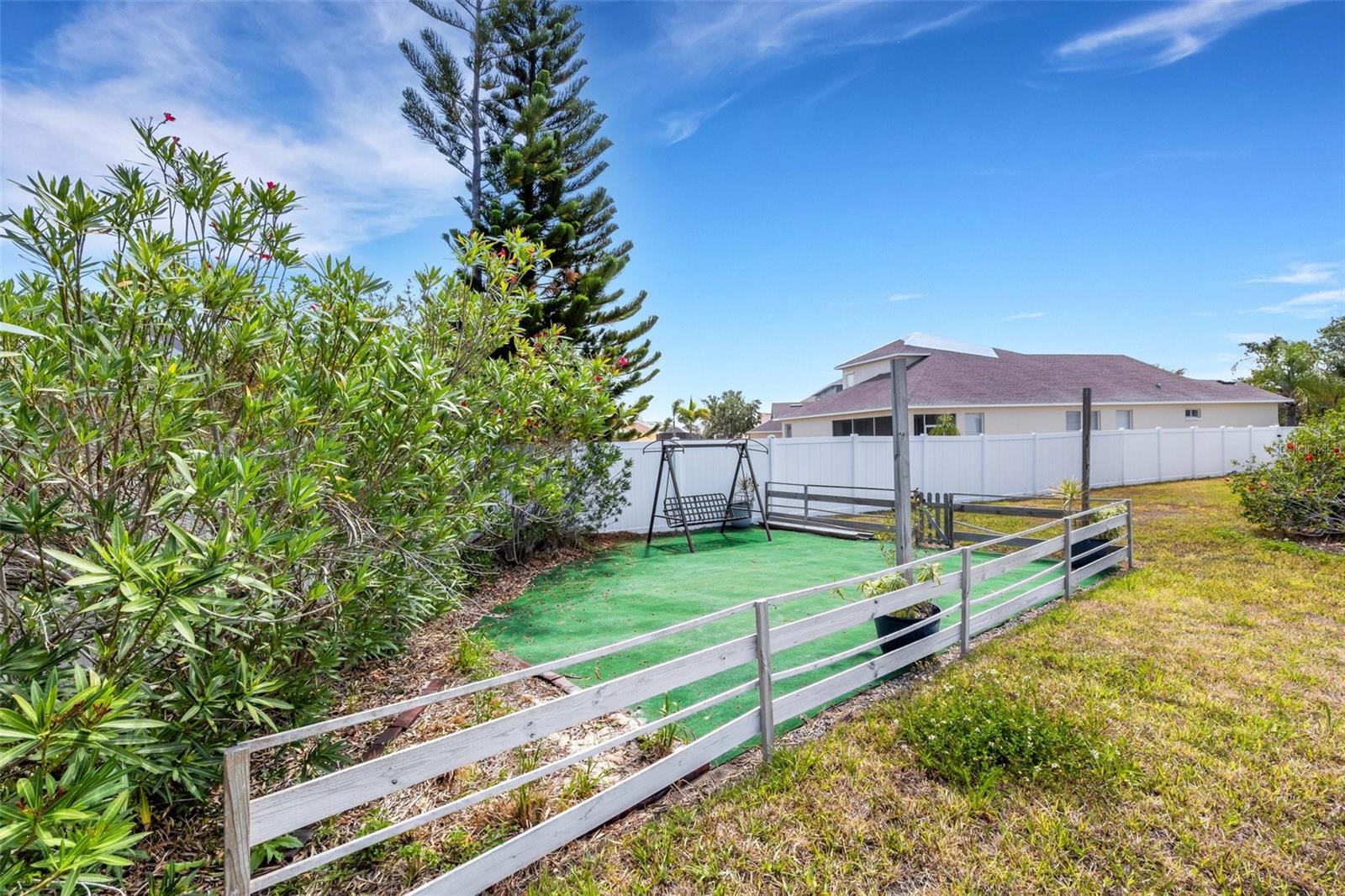 Image 63 of 81 For 1657 Bonita Bluff Court