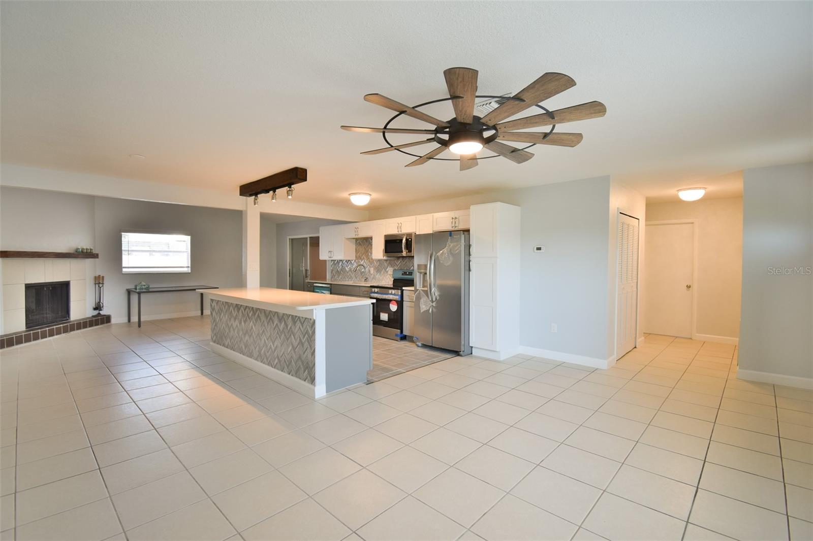 Image 15 of 97 For 2402 16th Street W