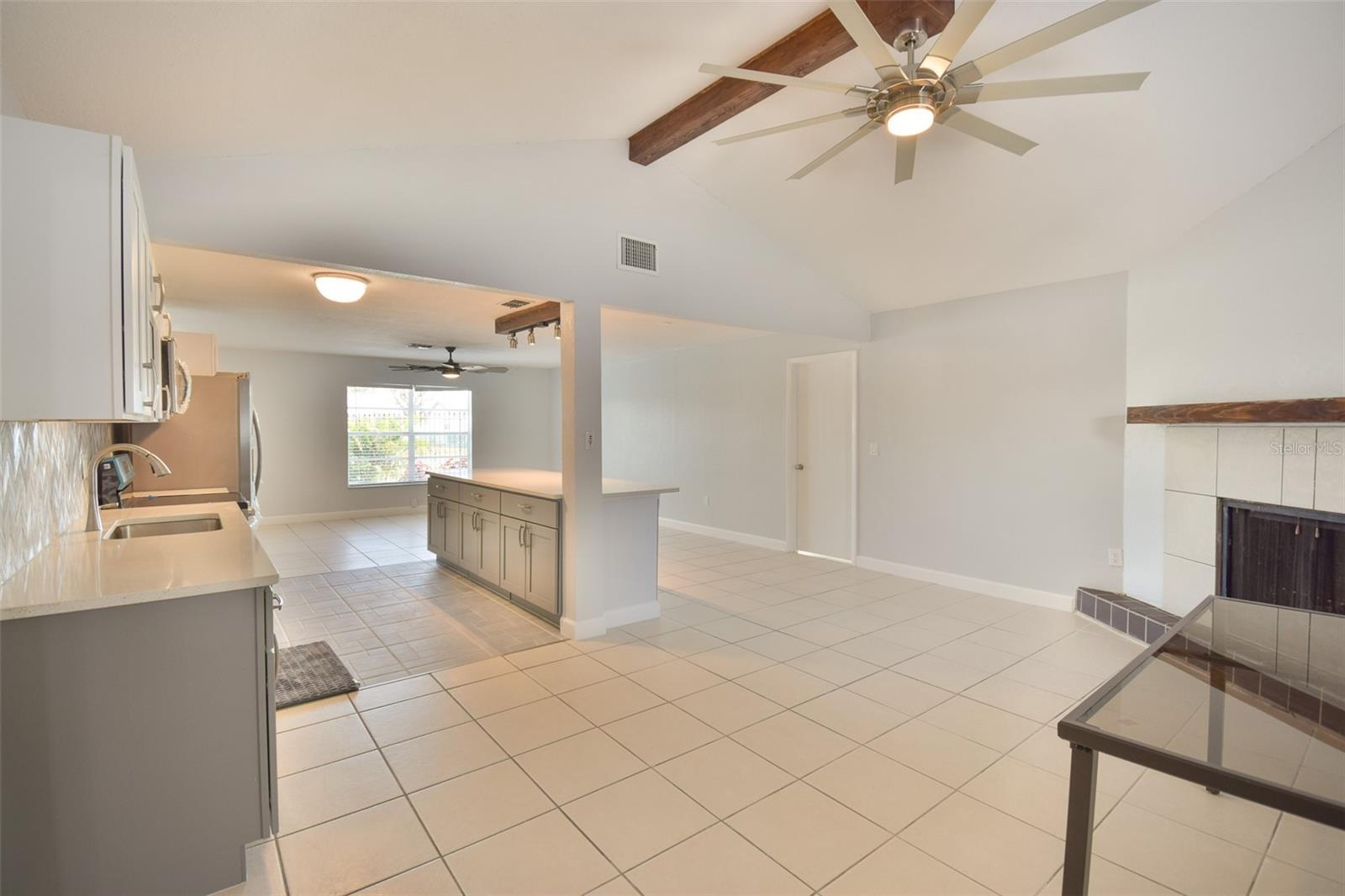 Image 17 of 97 For 2402 16th Street W