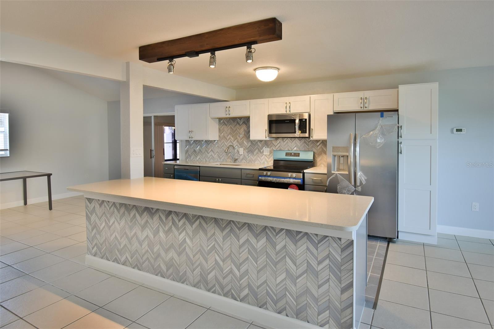 Image 20 of 97 For 2402 16th Street W