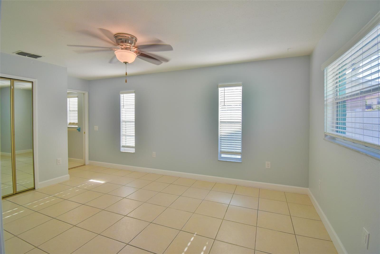 Image 24 of 97 For 2402 16th Street W