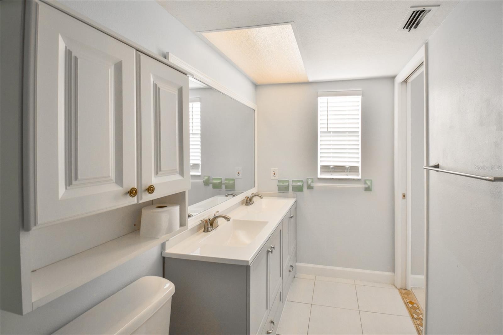 Image 29 of 97 For 2402 16th Street W