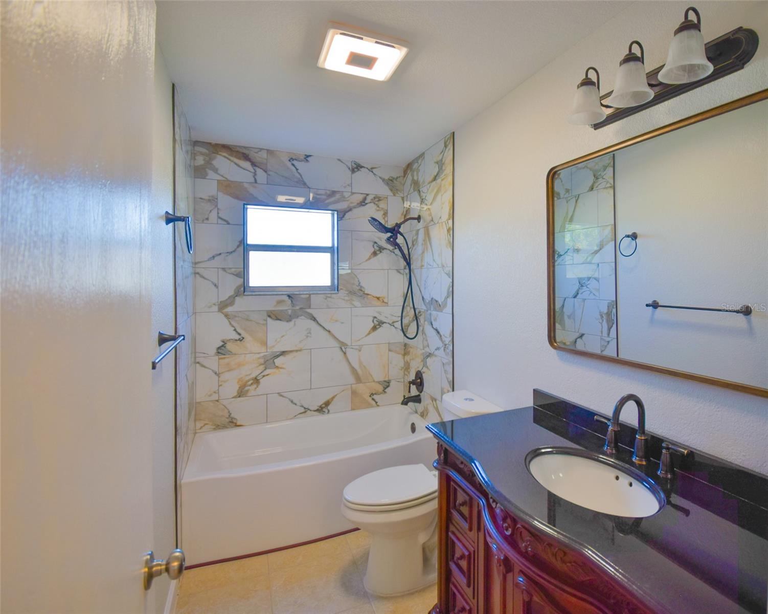 Image 30 of 97 For 2402 16th Street W