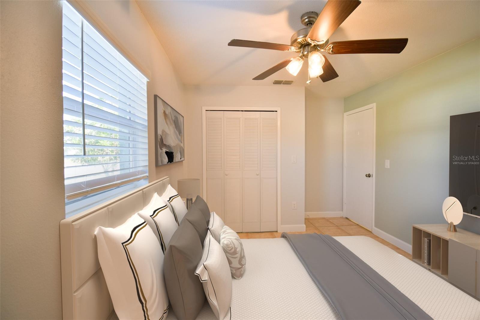 Image 33 of 97 For 2402 16th Street W