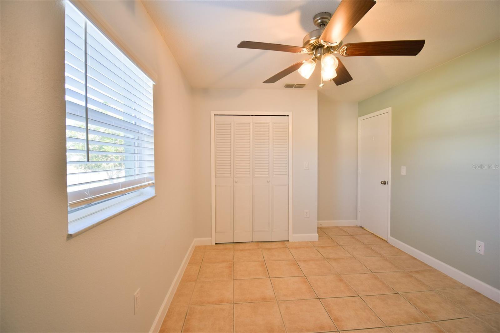 Image 34 of 97 For 2402 16th Street W