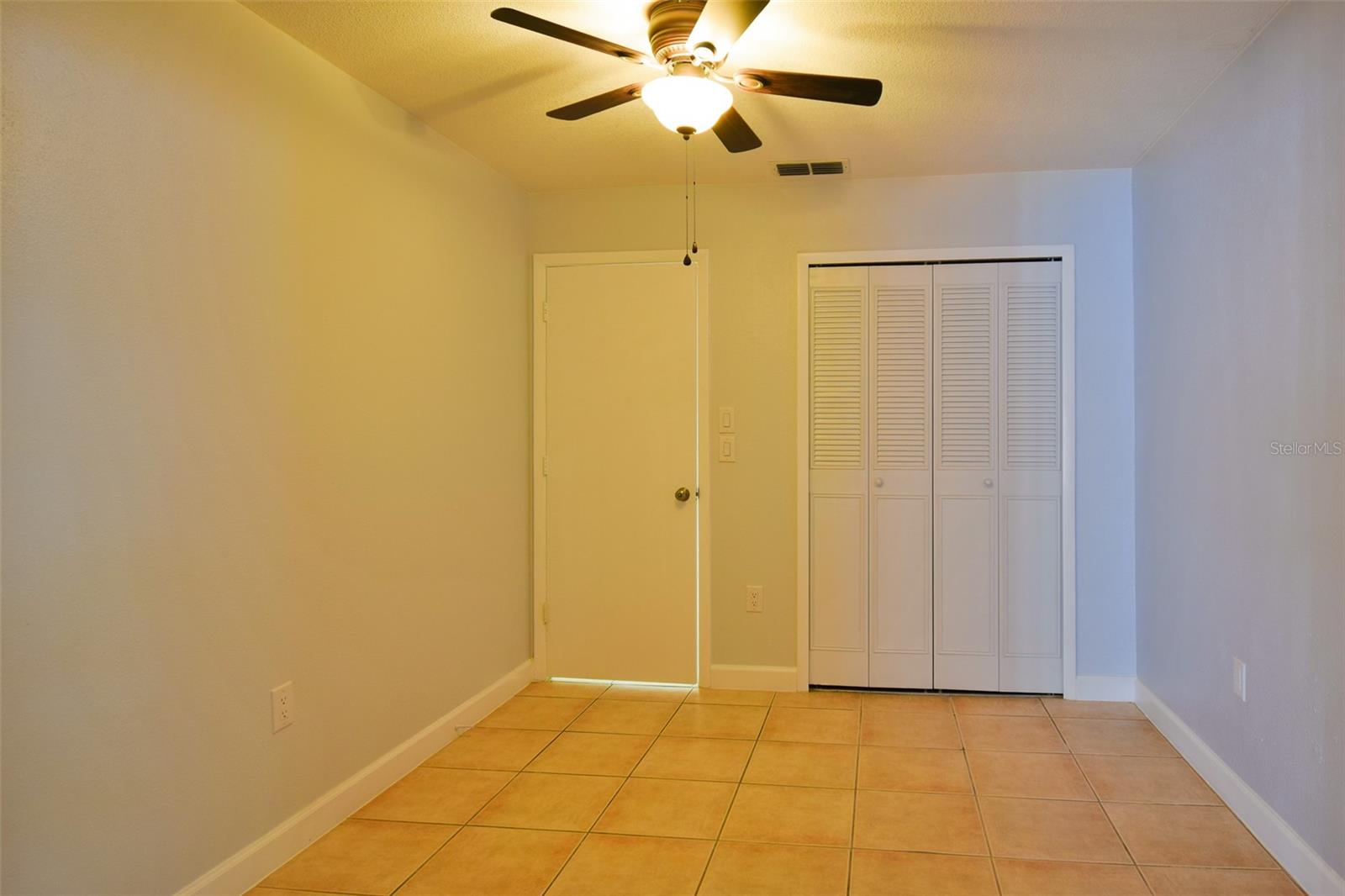 Image 36 of 97 For 2402 16th Street W