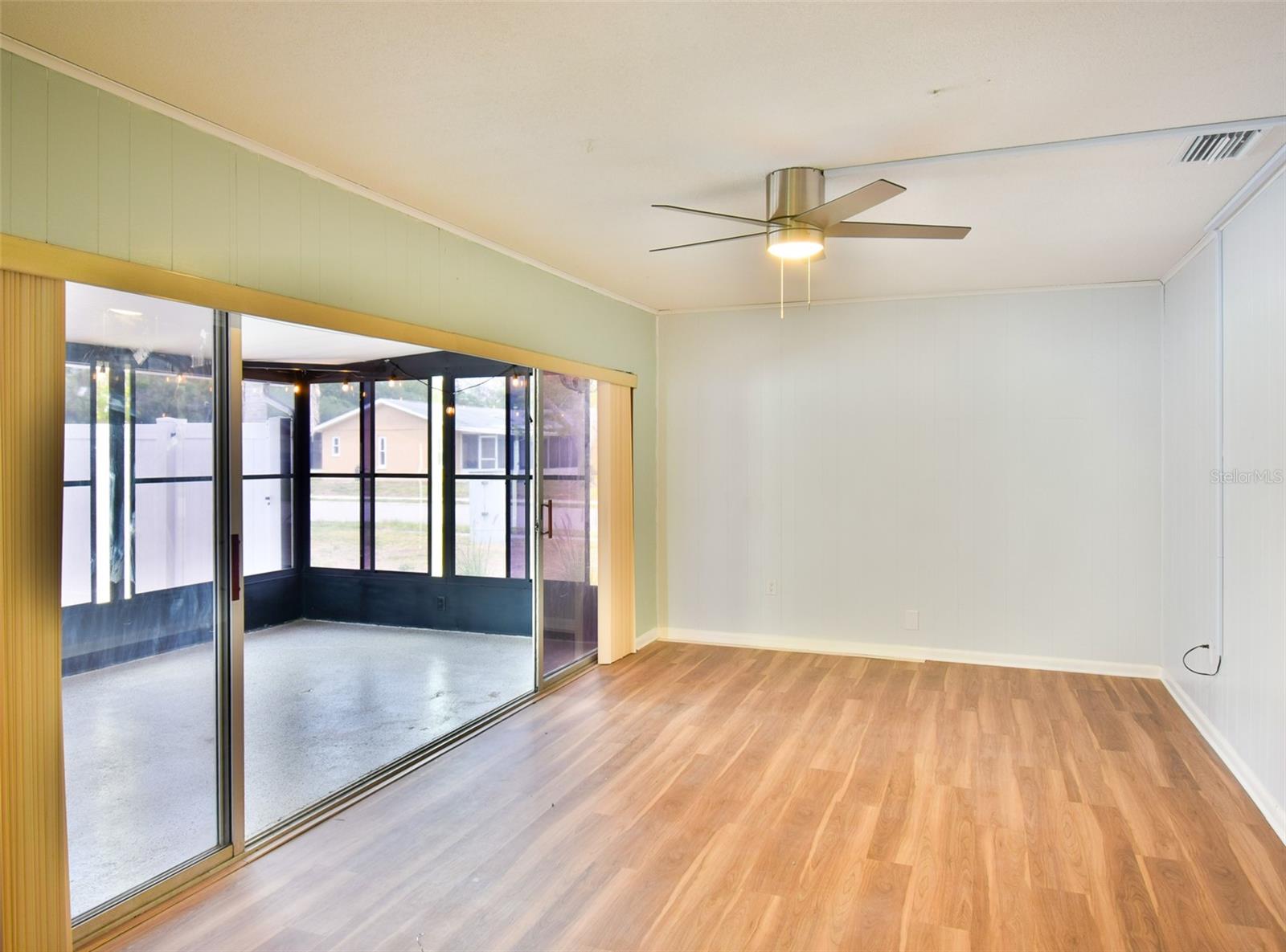 Image 39 of 97 For 2402 16th Street W