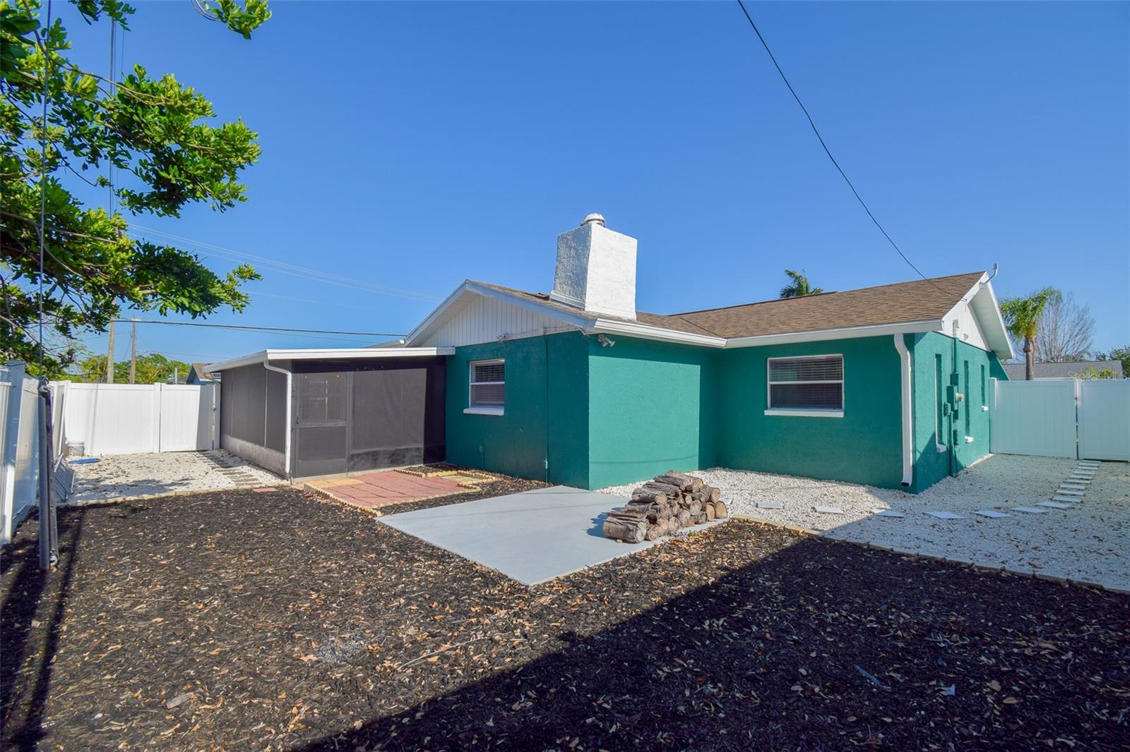 Image 47 of 97 For 2402 16th Street W