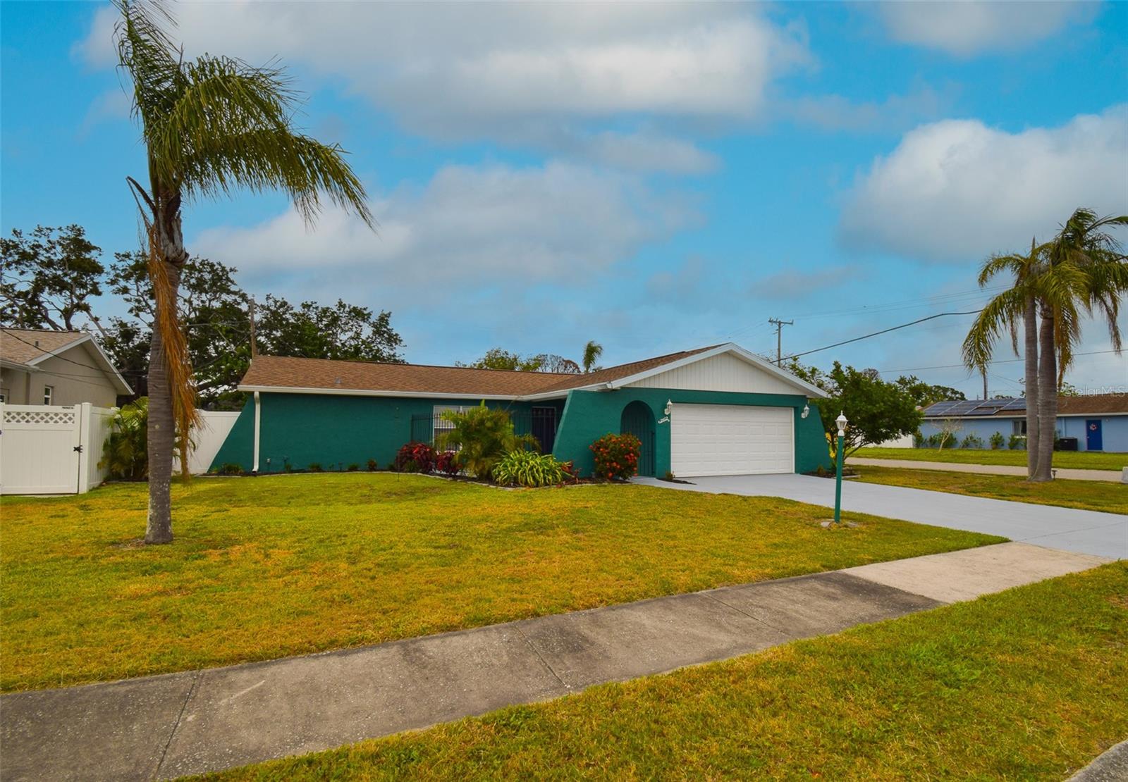 Image 51 of 97 For 2402 16th Street W
