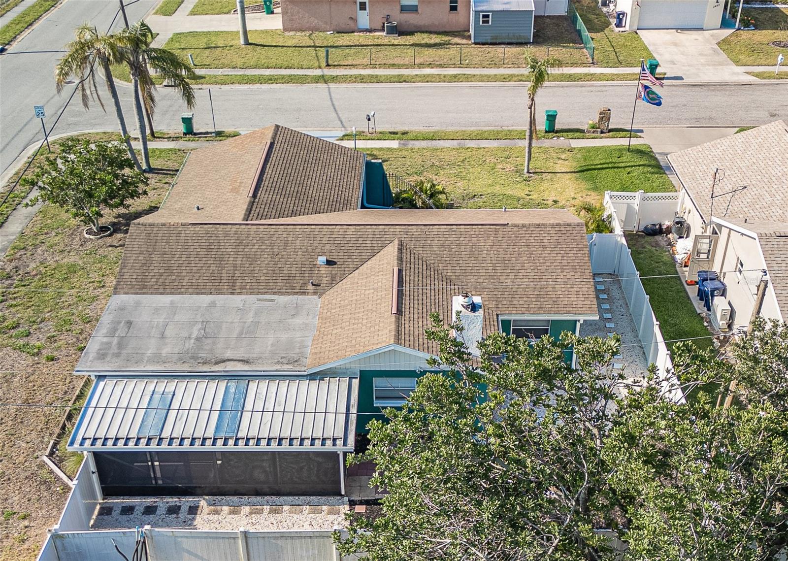 Image 85 of 97 For 2402 16th Street W