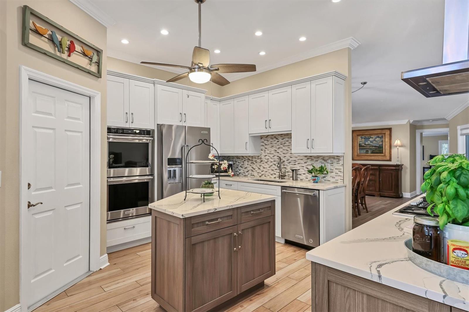 Image 10 of 39 For 425 46th Street Nw