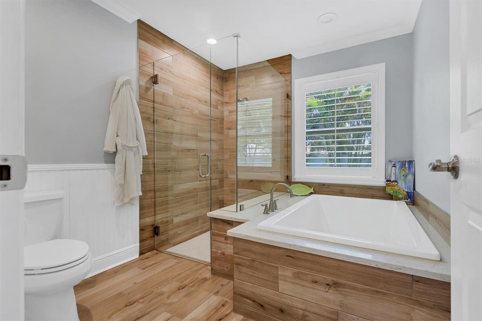 Image 22 of 39 For 425 46th Street Nw