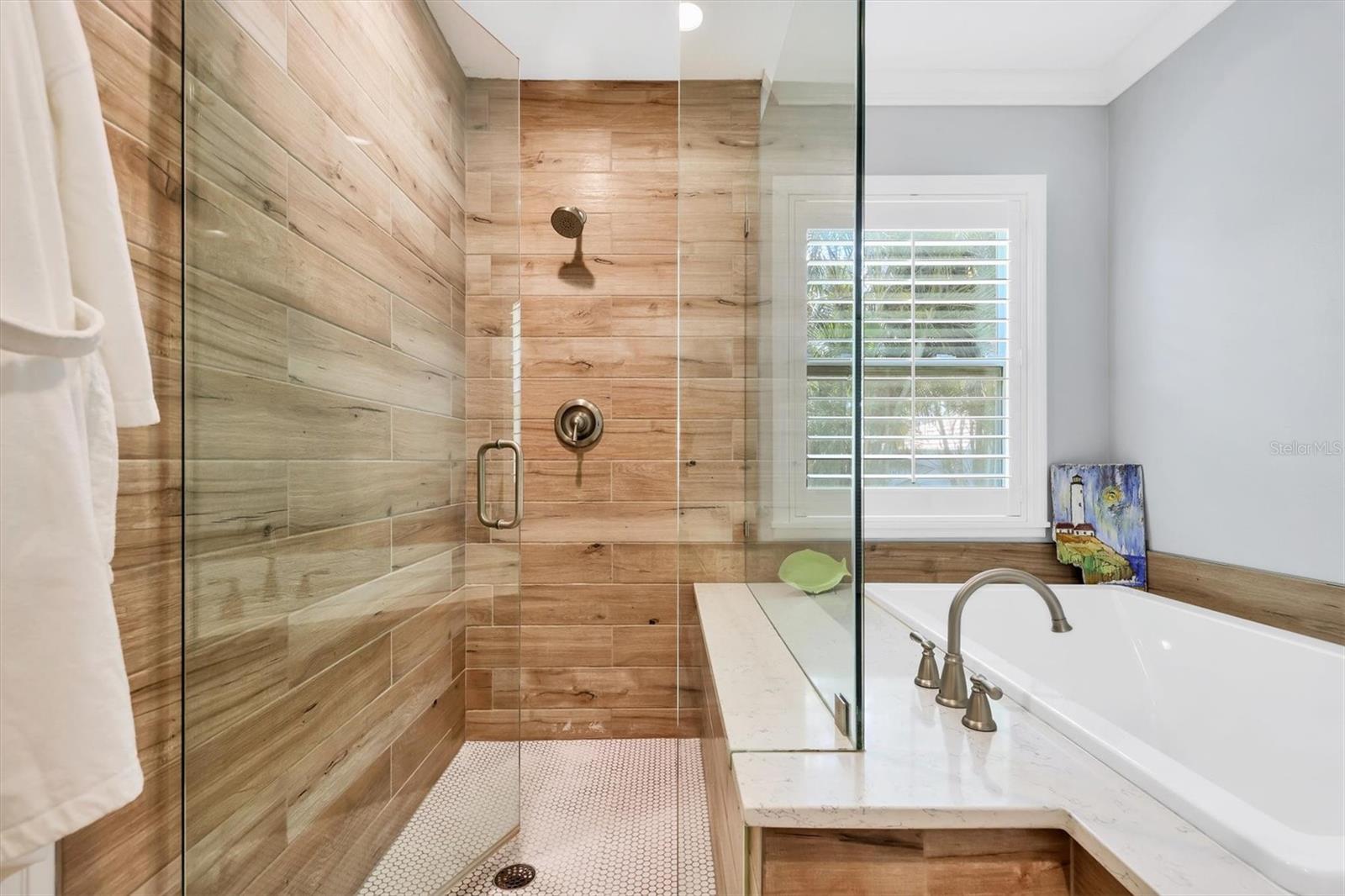 Image 23 of 39 For 425 46th Street Nw