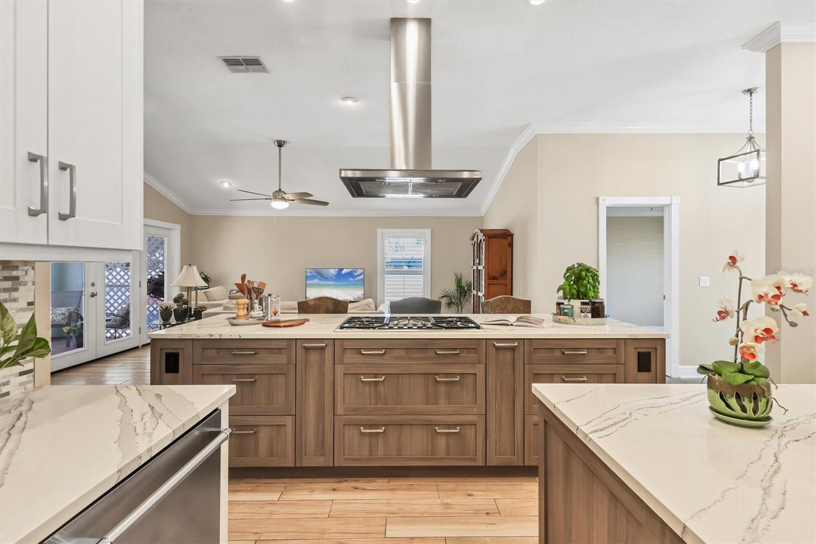 Image 7 of 39 For 425 46th Street Nw