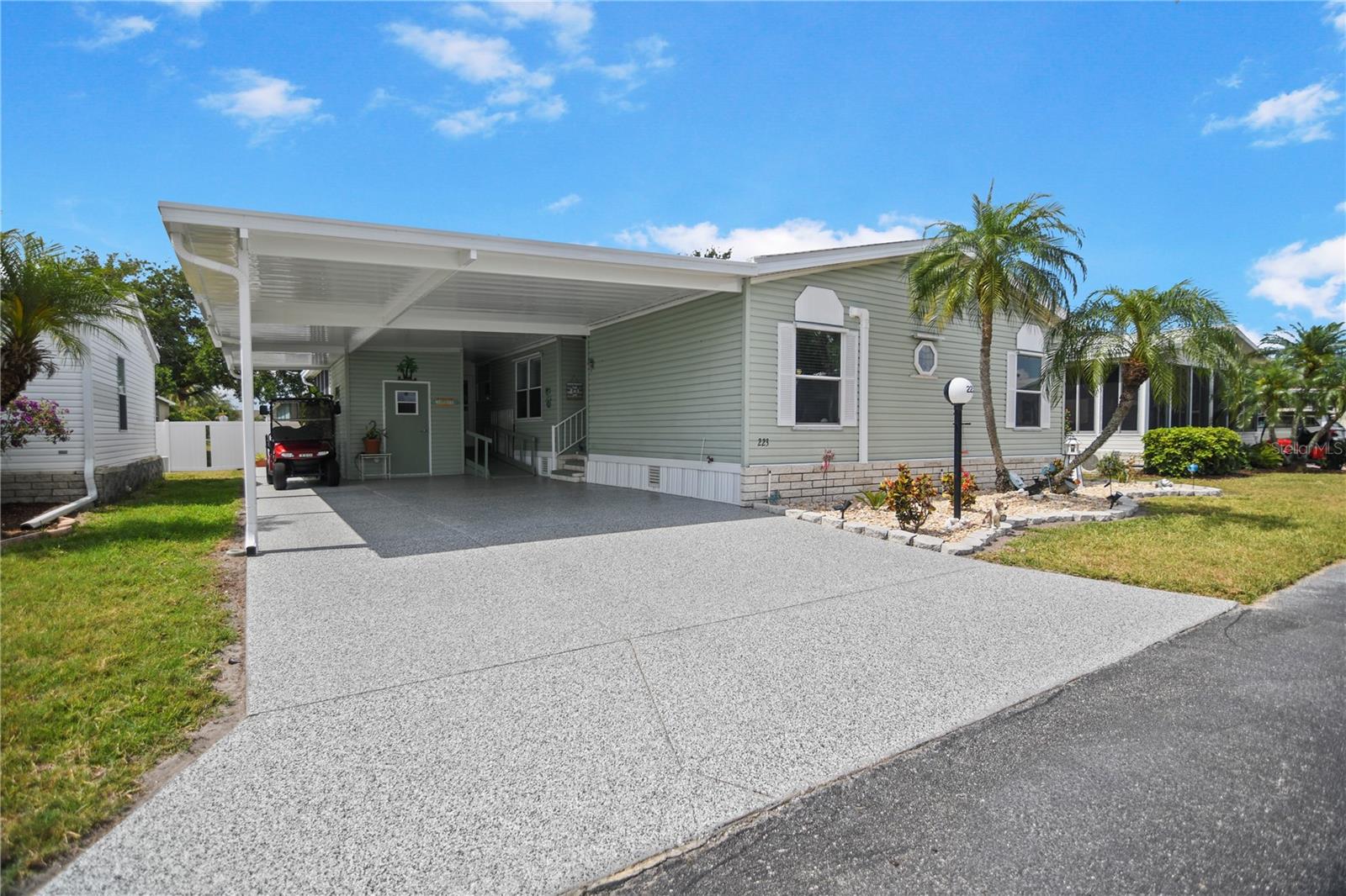 Image 4 of 53 For 5707 45th Street E 223