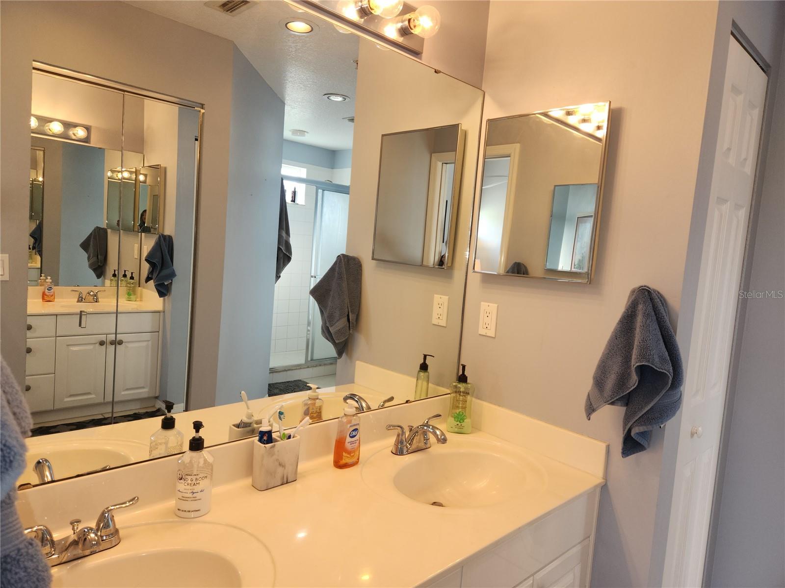 Image 15 of 24 For 6606 Pineview Terrace 201