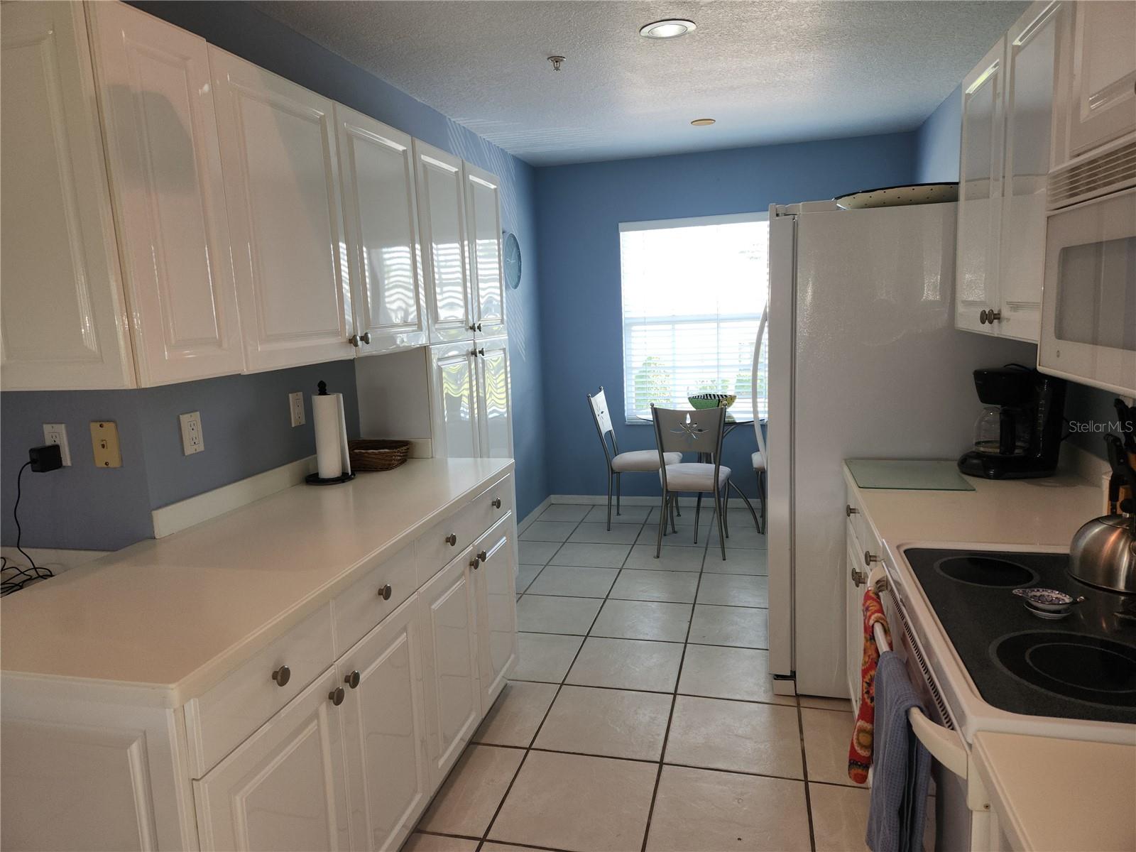 Image 7 of 24 For 6606 Pineview Terrace 201