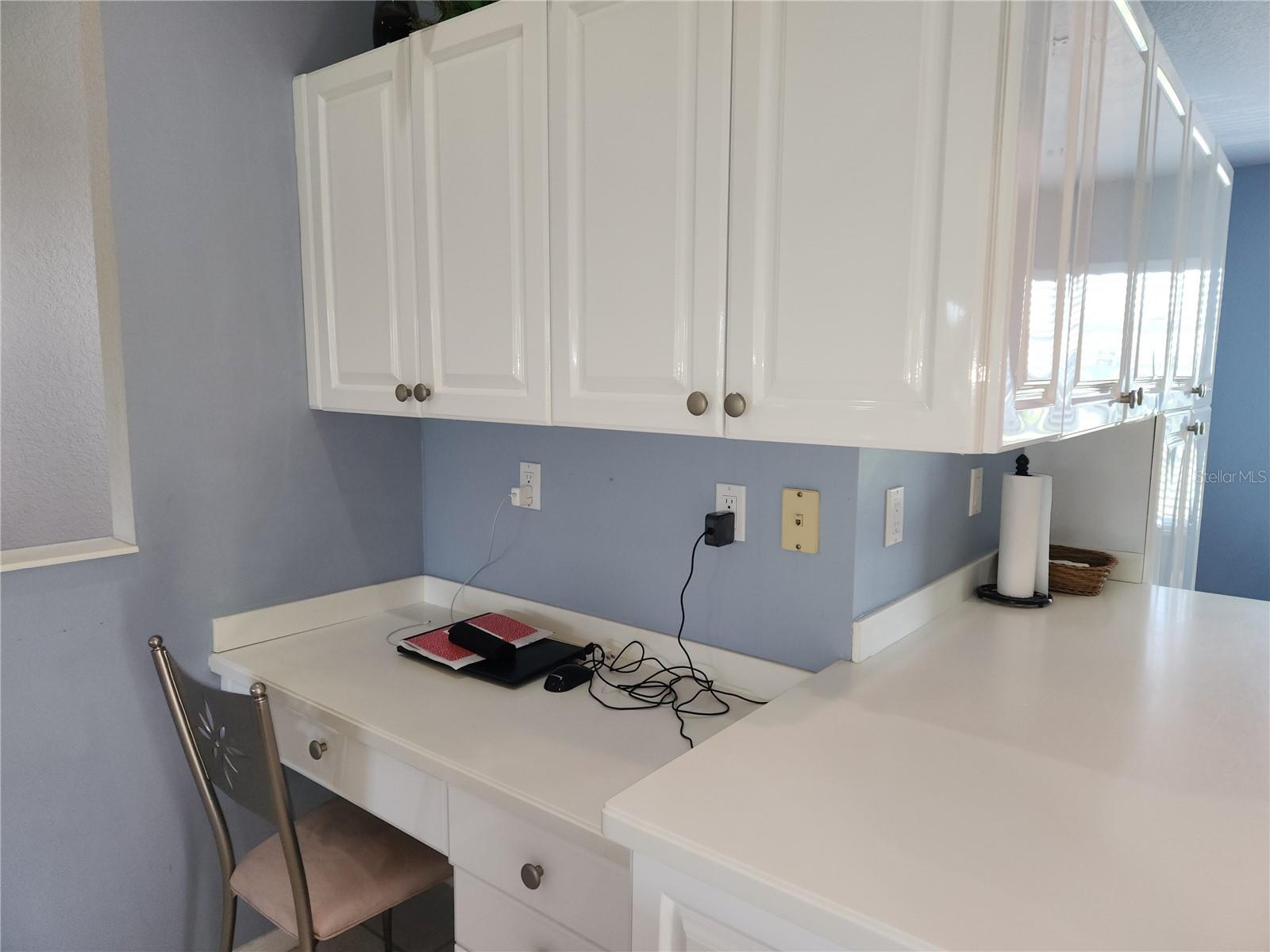 Image 8 of 24 For 6606 Pineview Terrace 201