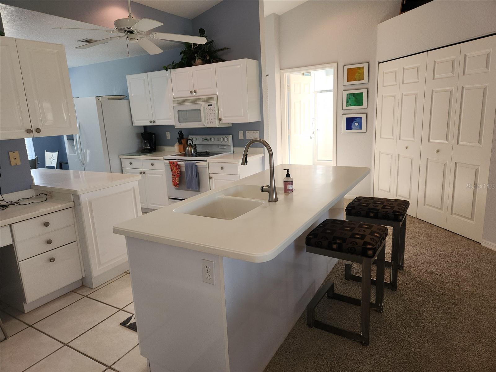 Image 9 of 24 For 6606 Pineview Terrace 201