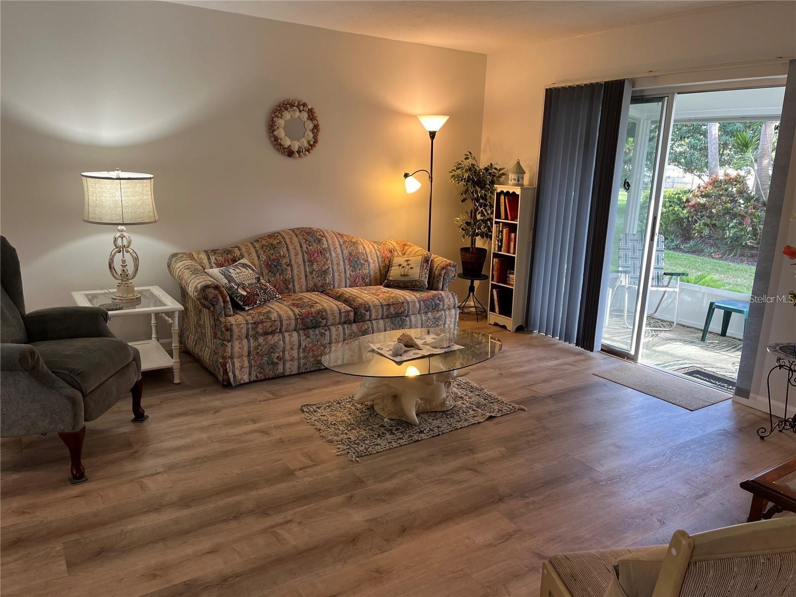 Image 2 of 15 For 2505 Flamingo Boulevard L9