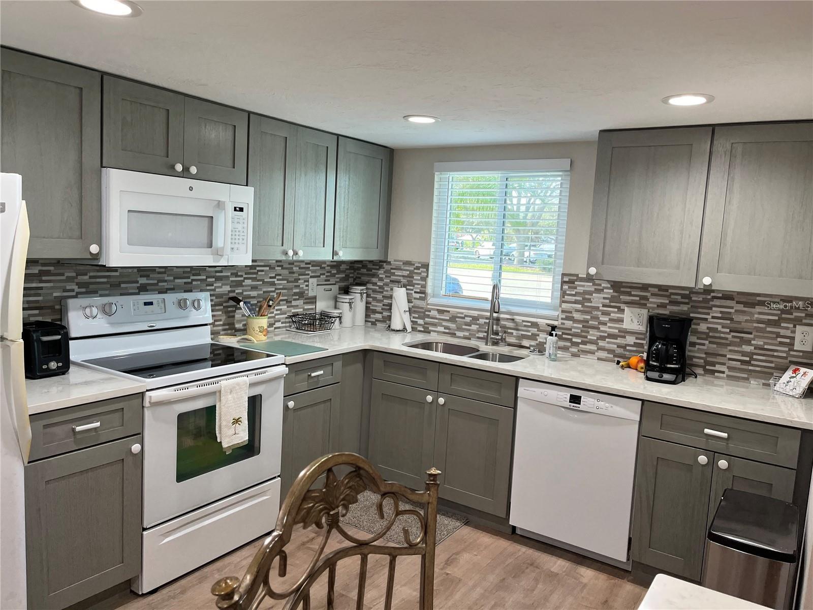 Image 7 of 15 For 2505 Flamingo Boulevard L9