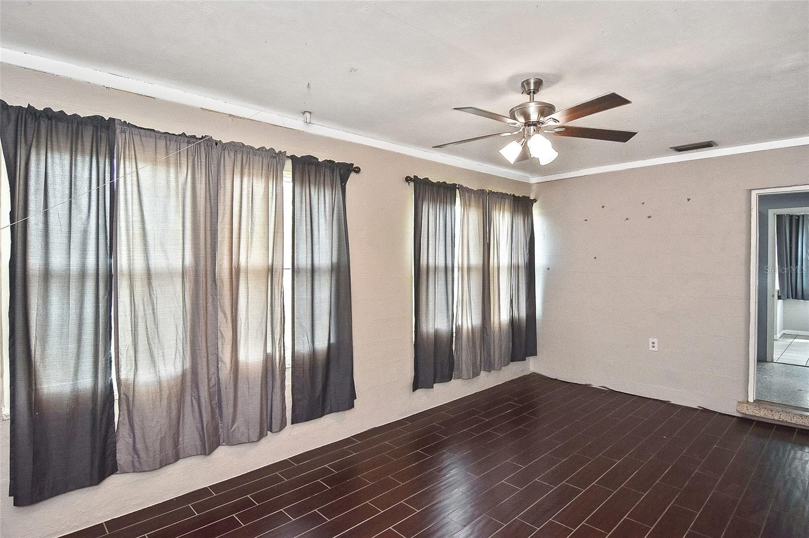 Image 11 of 48 For 5905 Olive Avenue