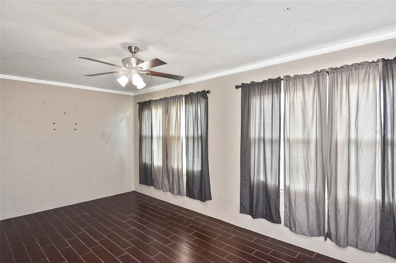 Image 14 of 48 For 5905 Olive Avenue