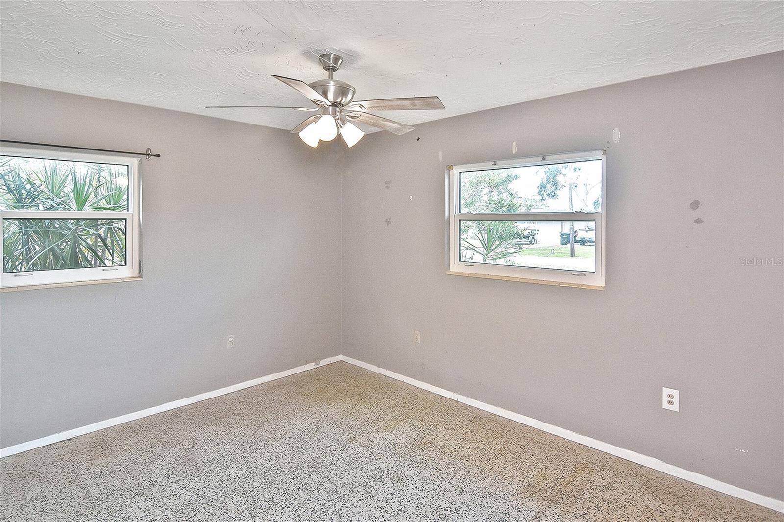 Image 21 of 48 For 5905 Olive Avenue