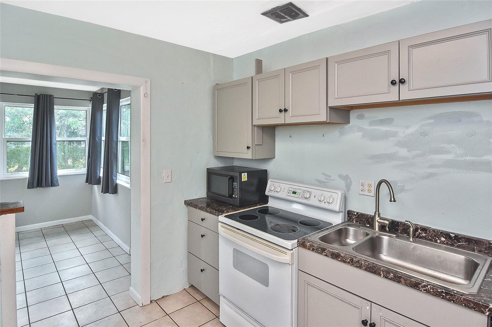 Image 33 of 48 For 5905 Olive Avenue