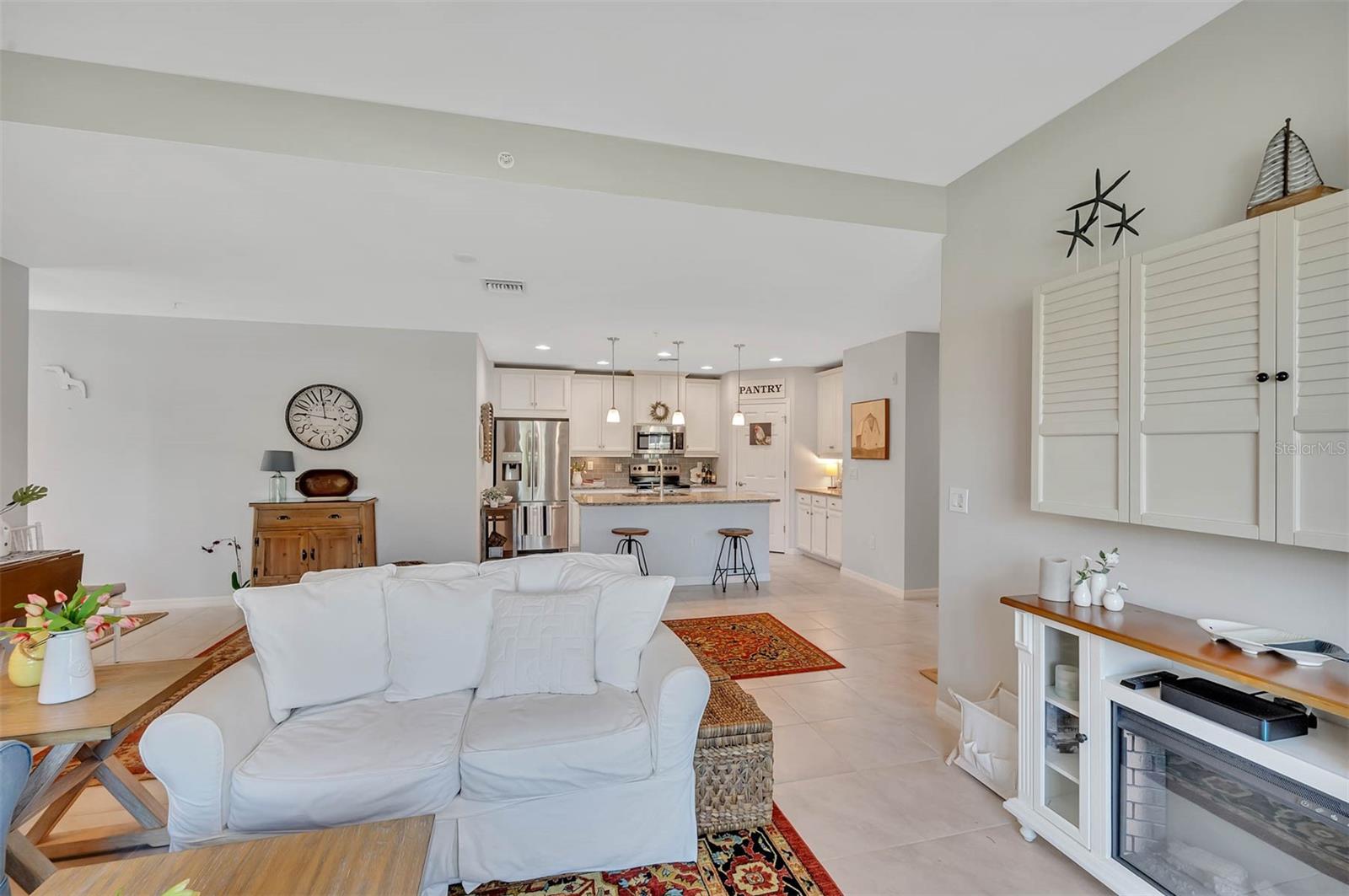 Image 17 of 41 For 4214 Frontier Lane 102