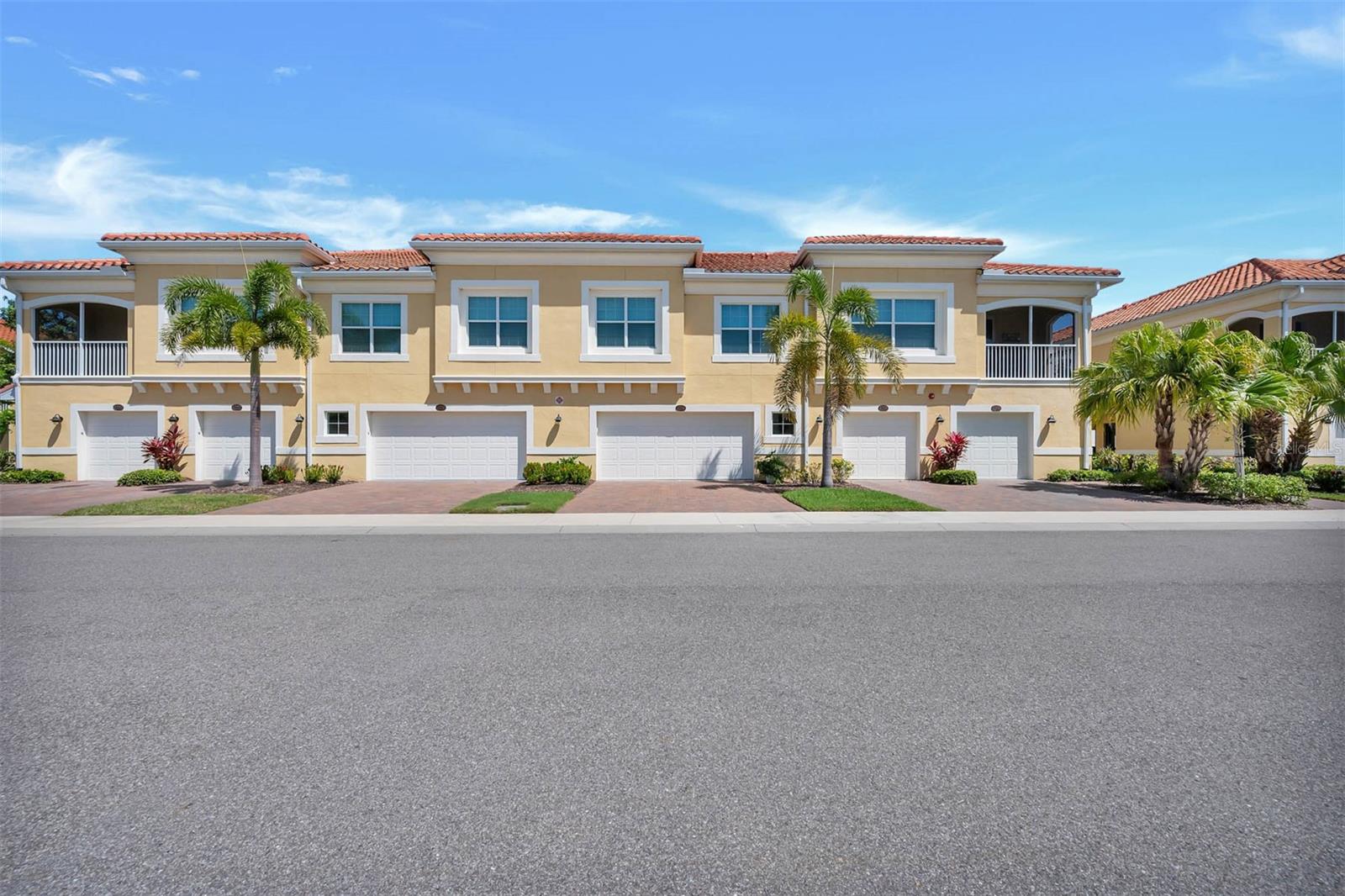 Image 2 of 41 For 4214 Frontier Lane 102