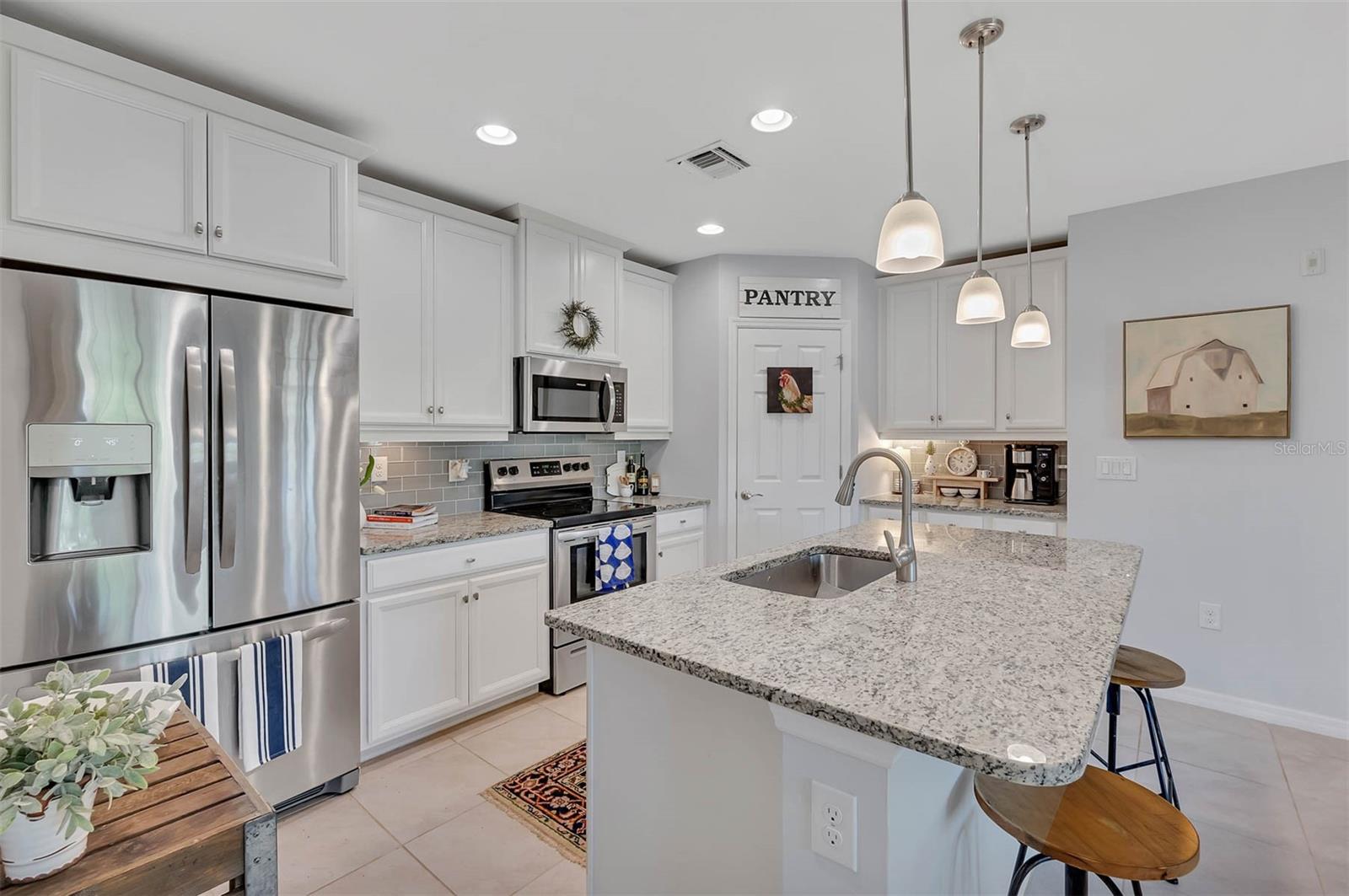 Image 9 of 41 For 4214 Frontier Lane 102