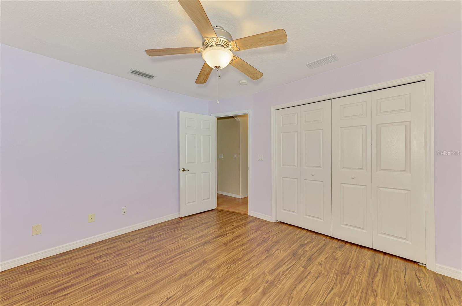Image 35 of 46 For 915 Laurel Avenue