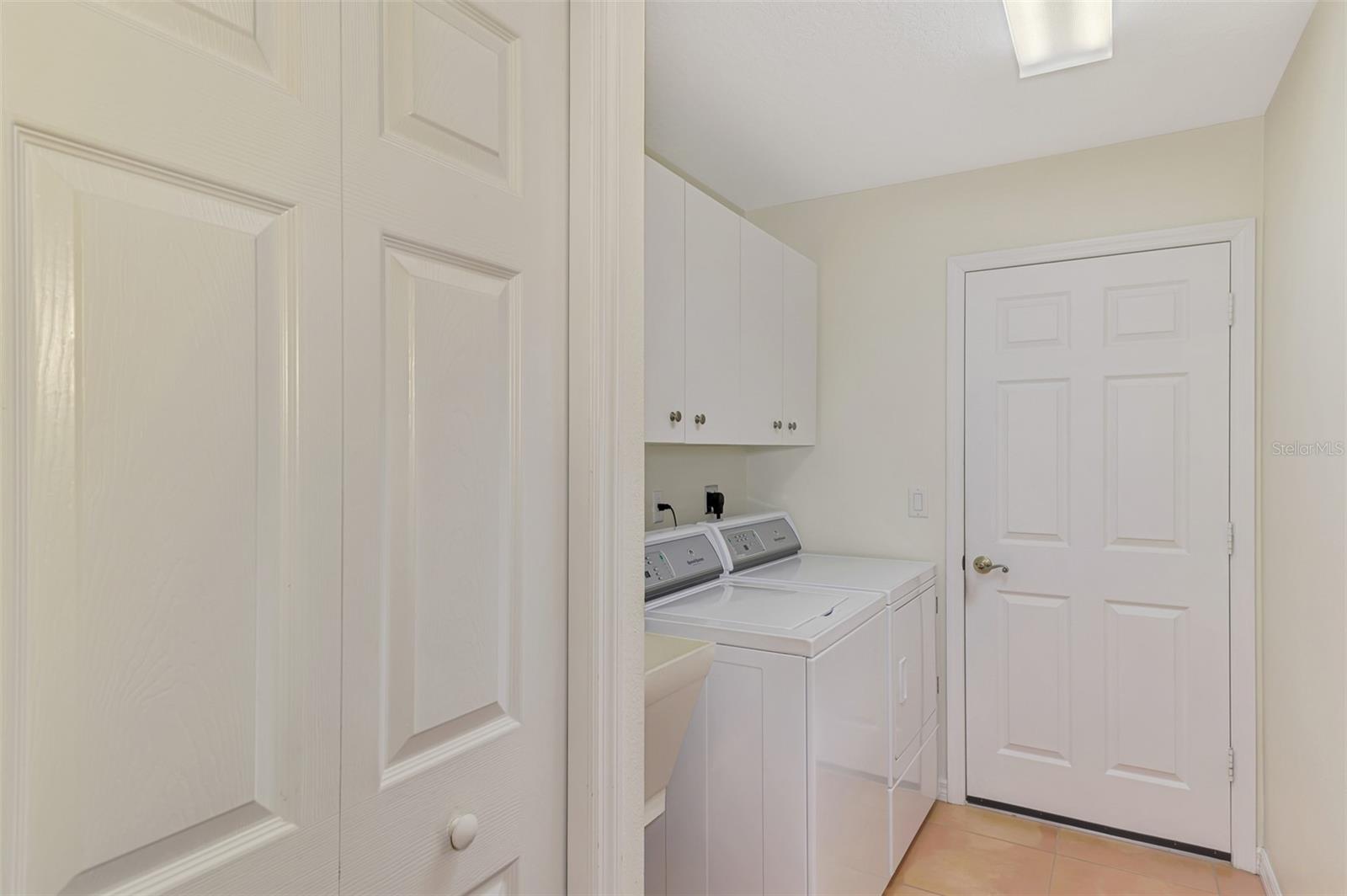 Image 39 of 46 For 915 Laurel Avenue