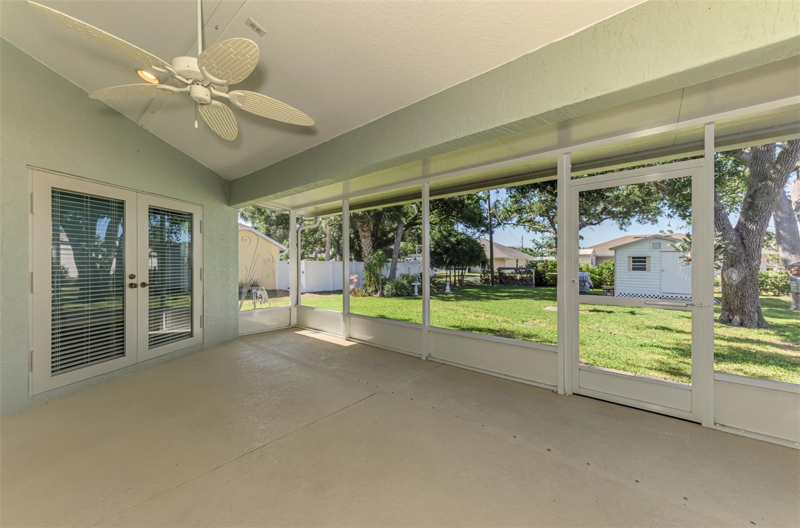 Image 40 of 46 For 915 Laurel Avenue
