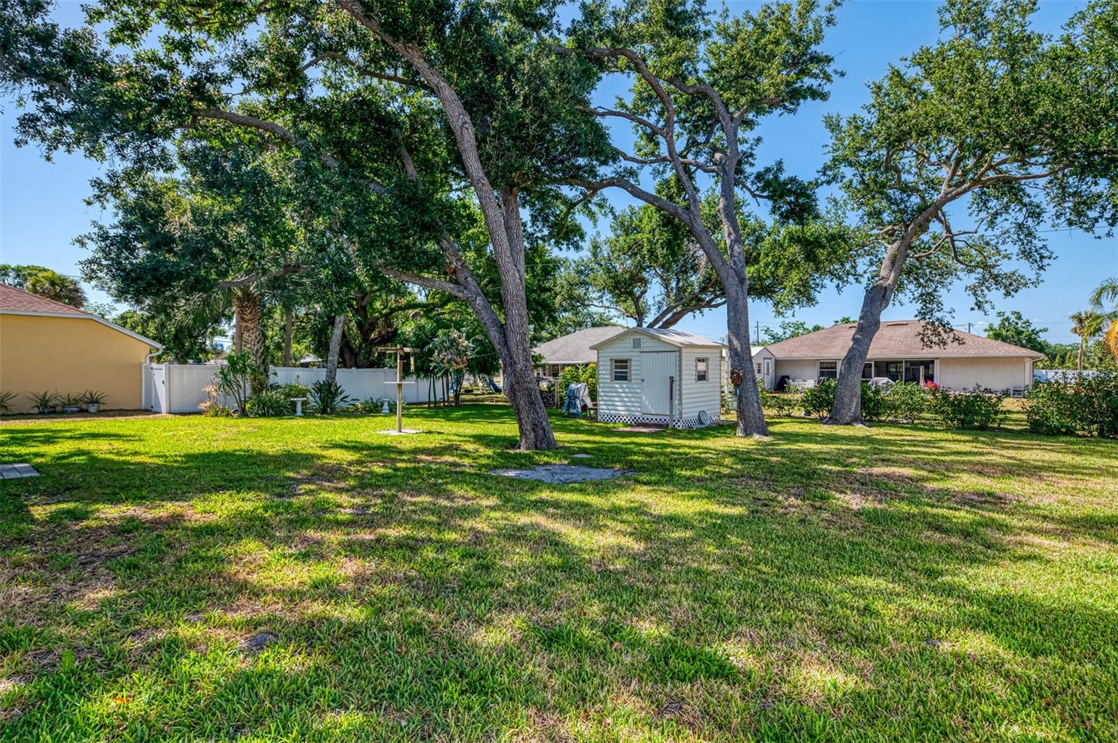 Image 43 of 46 For 915 Laurel Avenue