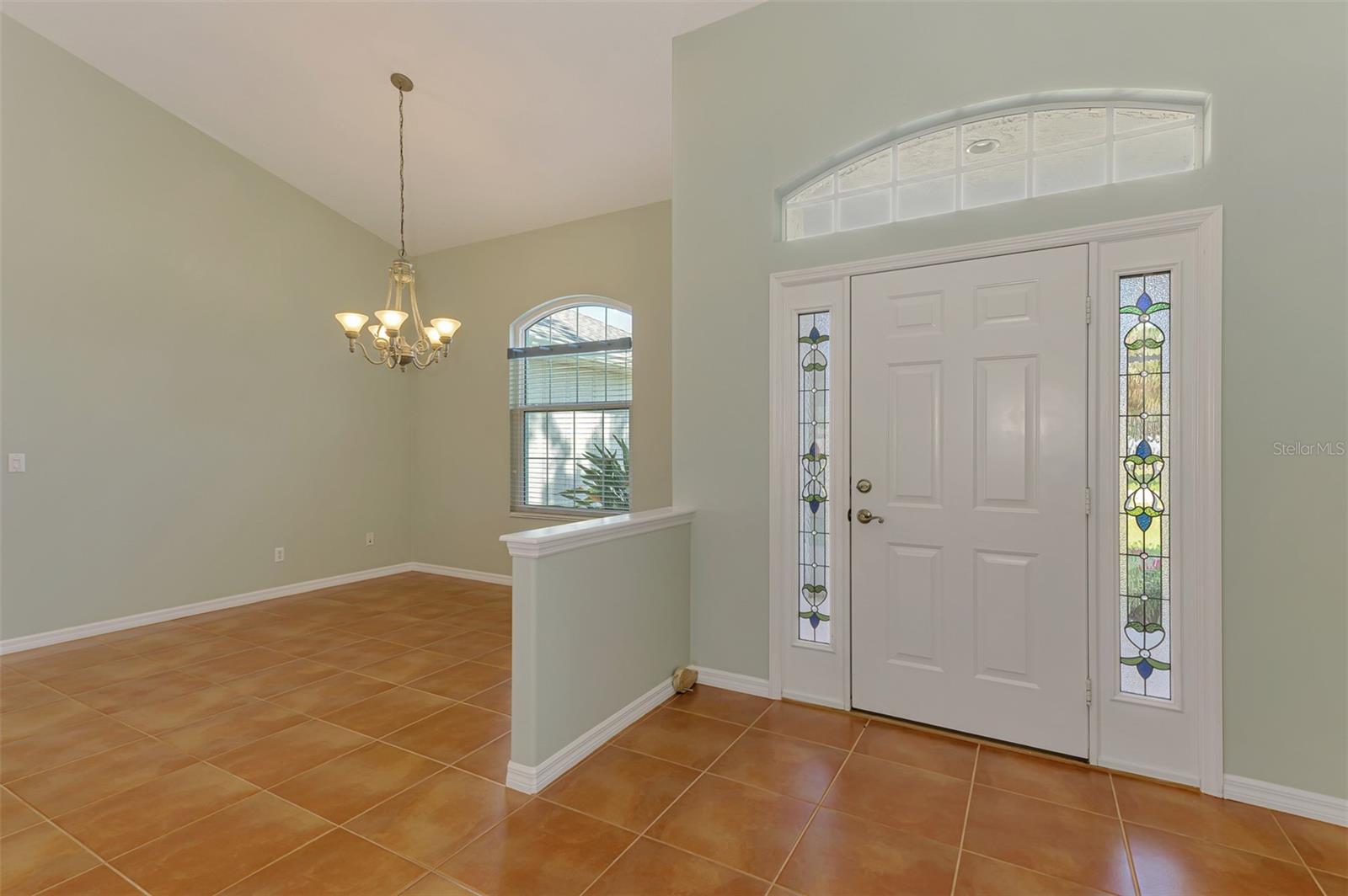 Image 7 of 46 For 915 Laurel Avenue