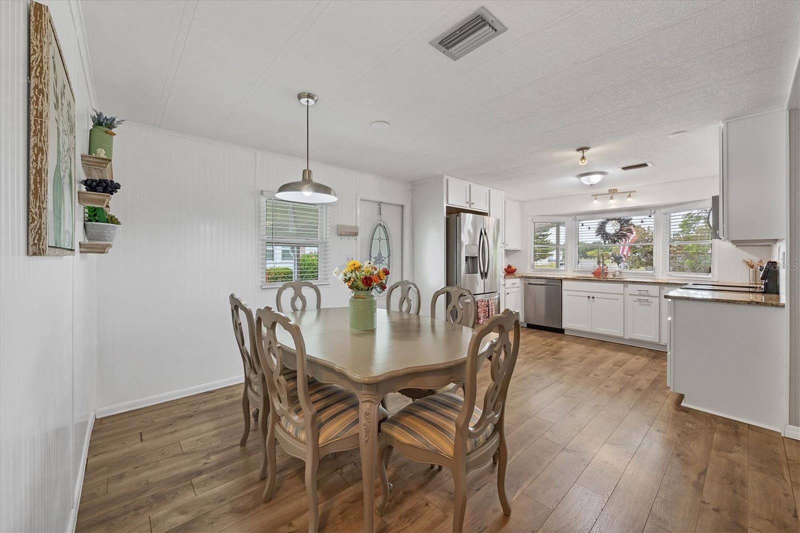 Image 17 of 50 For 1507 45th Avenue Drive E