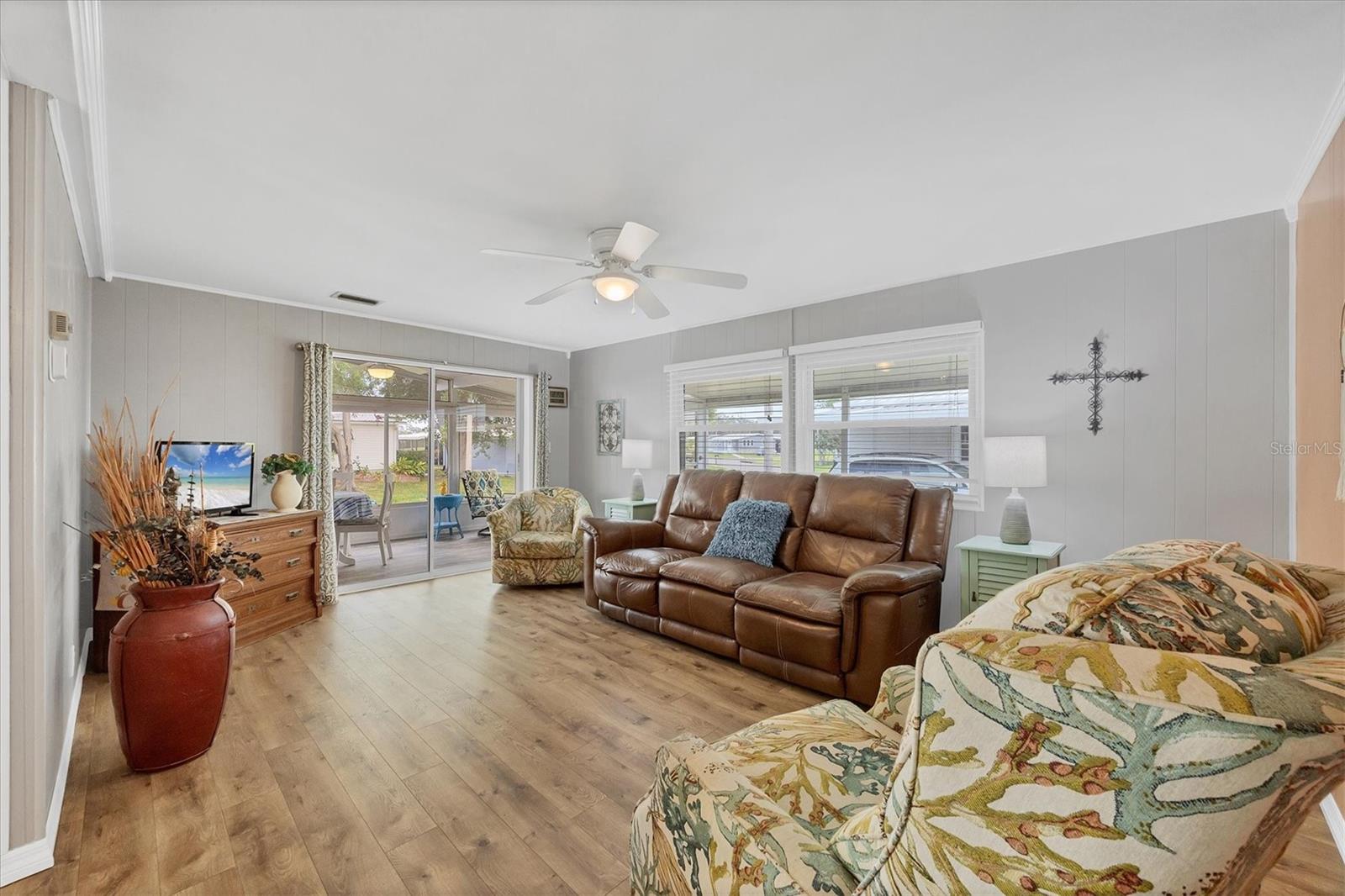 Image 9 of 50 For 1507 45th Avenue Drive E