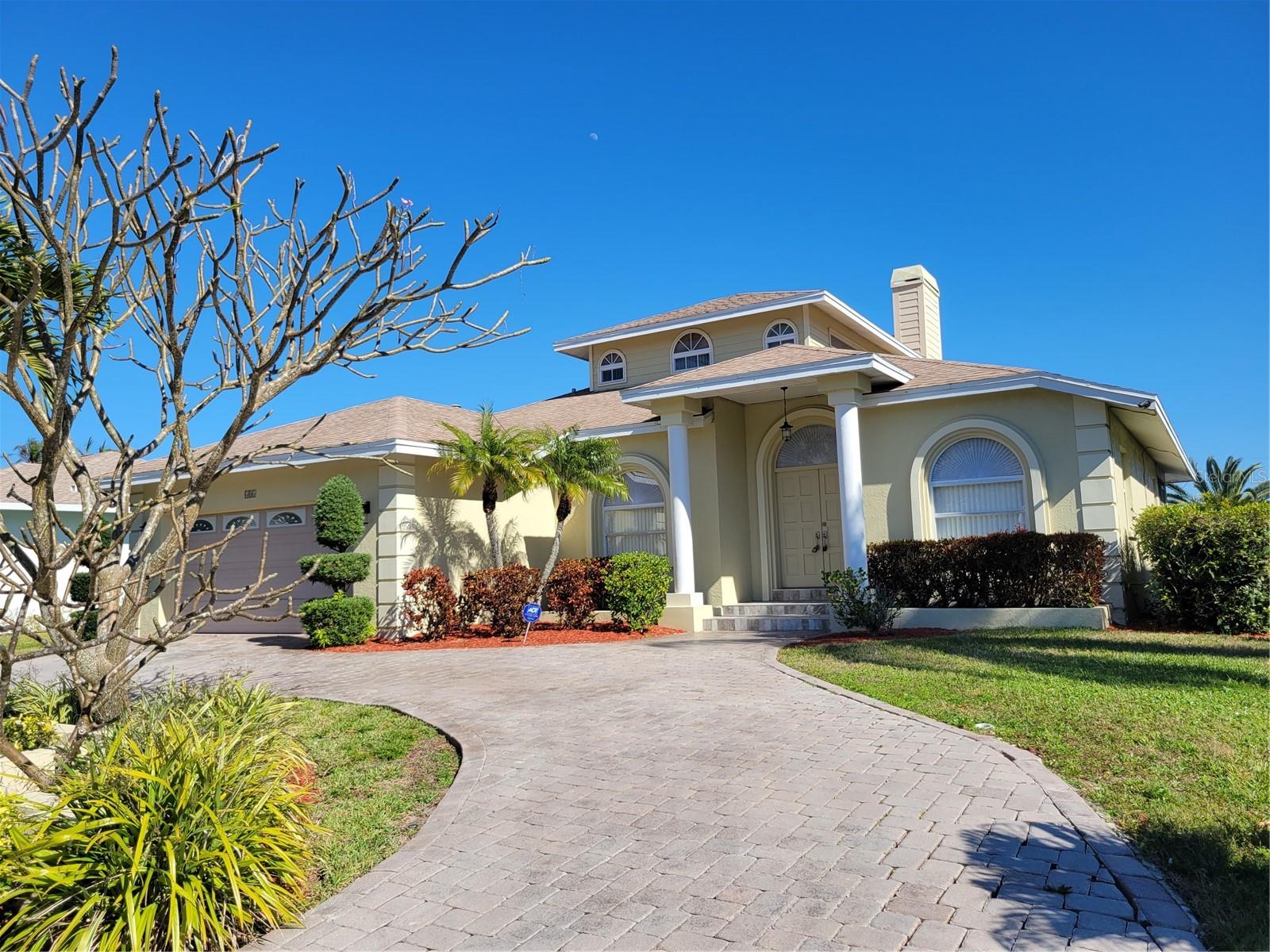 Details for 606 Point Drive, HOLMES BEACH, FL 34217