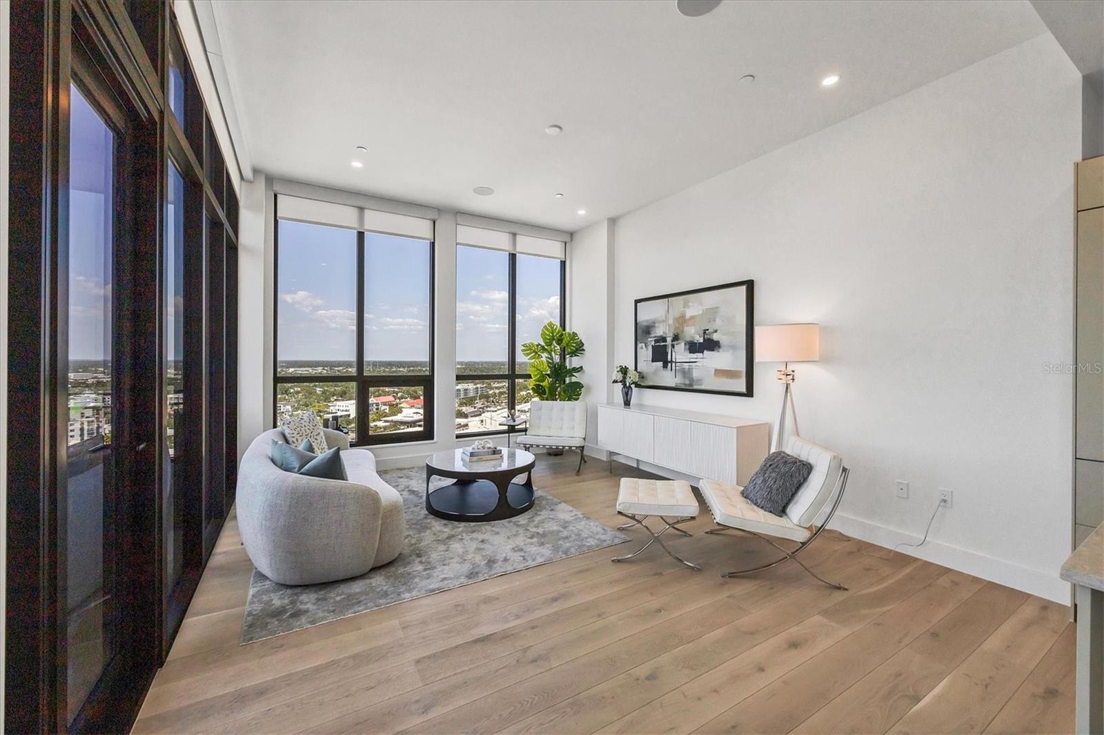 Image 6 of 51 For 33 Palm Avenue 1702