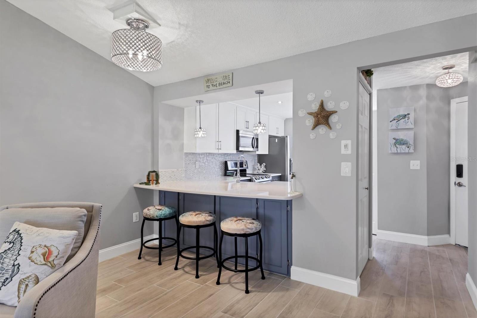 Image 11 of 35 For 6010 36th Avenue Circle W E