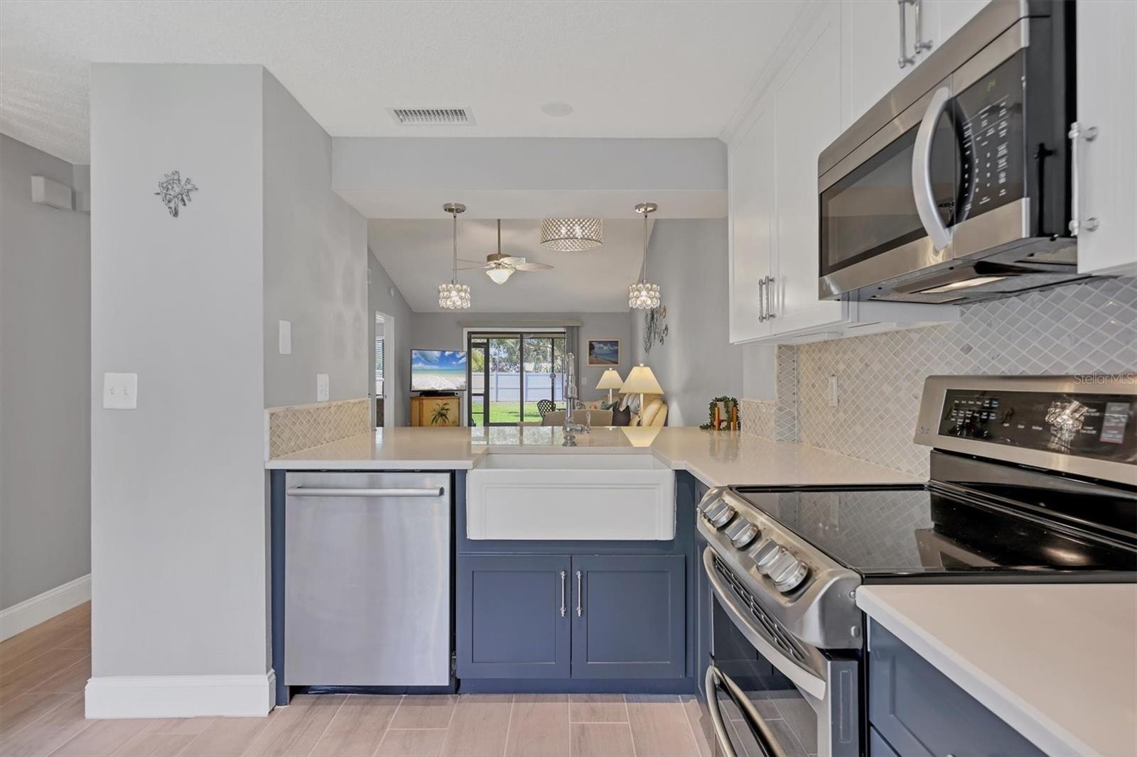 Image 14 of 35 For 6010 36th Avenue Circle W E